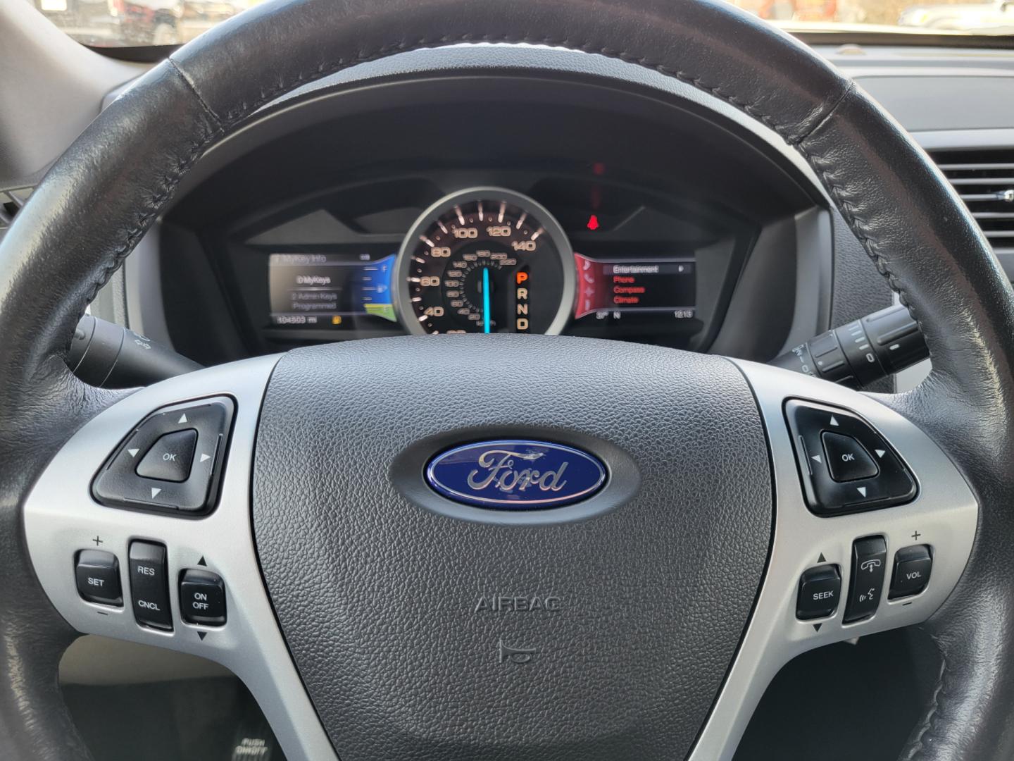 2013 White /Black Ford Explorer XLT (1FM5K8D81DG) with an 3.5L V6 engine, 6 Speed Auto transmission, located at 450 N Russell, Missoula, MT, 59801, (406) 543-6600, 46.874496, -114.017433 - Photo#17